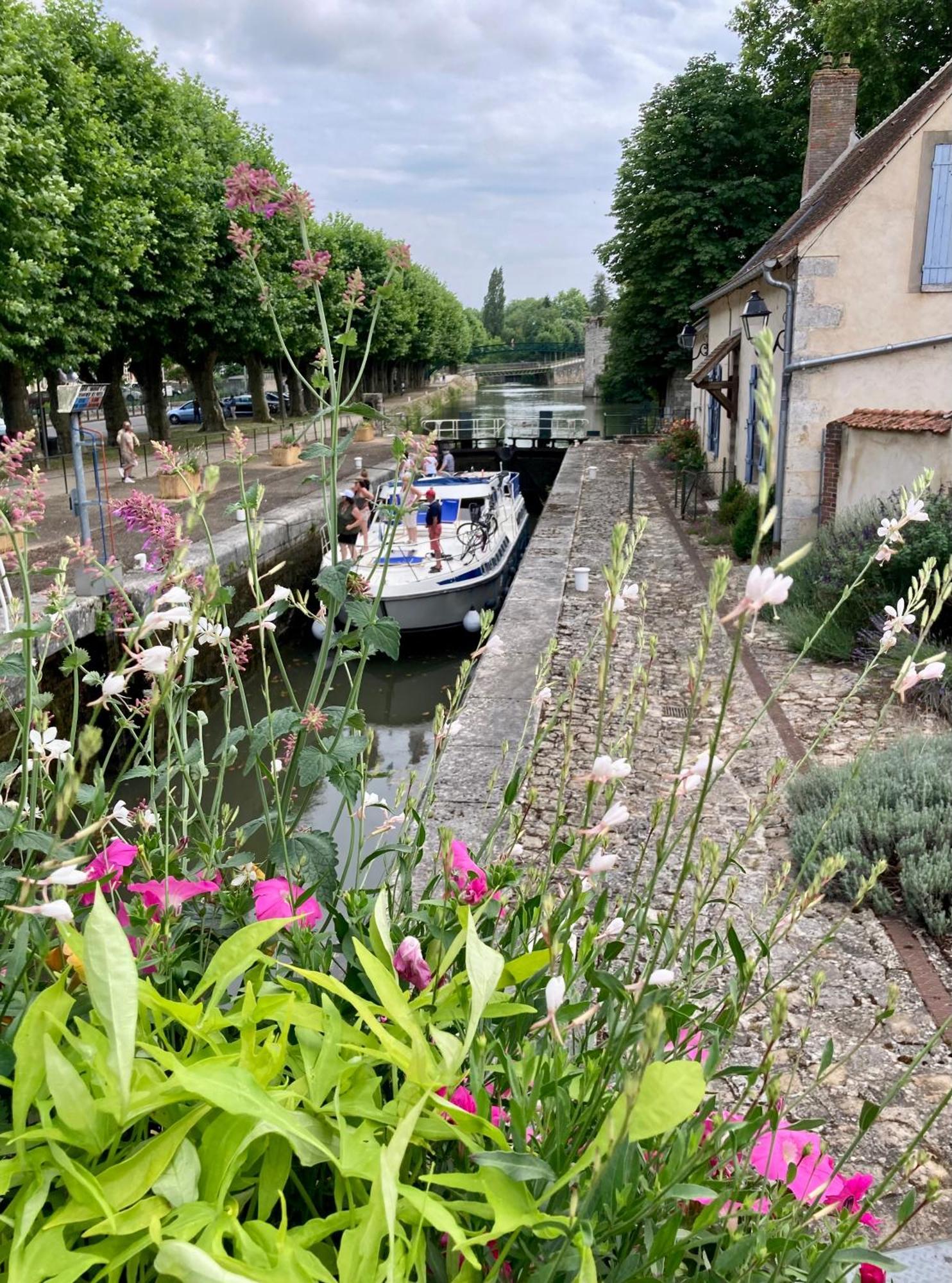 La Maison Virginie 1 A 2 Pers Charmant Hyper Centre- Cour- Parking- Linge- Fibre- Proximite Lac Canal Piscine Montargis Exterior foto